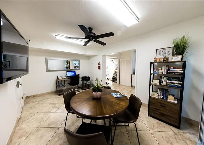 Apartment 213 Fully Furnished 1br Suite-outdoor Pool *