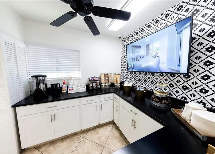 Apartment 213 Fully Furnished 1br Suite-outdoor Pool Scottsdale