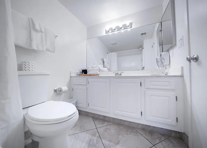 Apartment 213 Fully Furnished 1br Suite-outdoor Pool